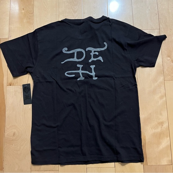 NWT black ed hardy tshirt with tiger design on front and logo on back - Picture 2 of 3